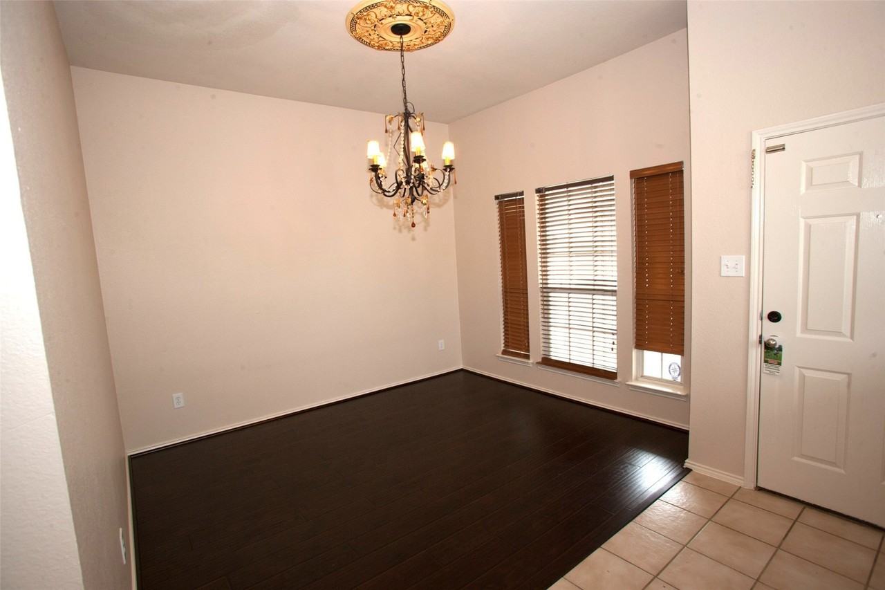 2406 Hillside Dr - Photo 7 of 13