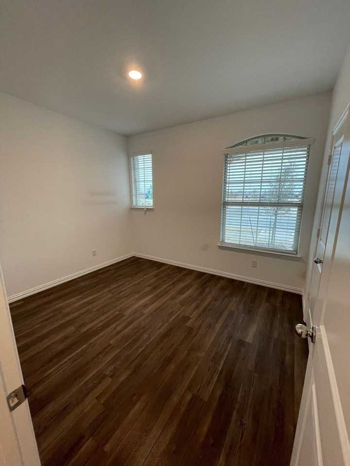 3700 Milkweed Rd - Photo 4 of 18