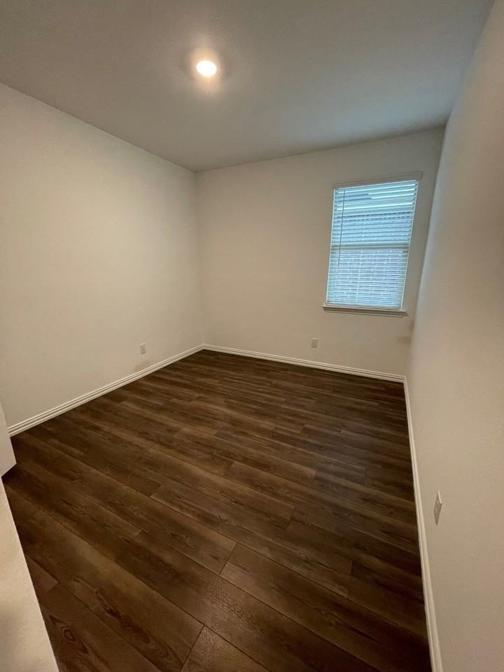 3700 Milkweed Rd - Photo 6 of 18