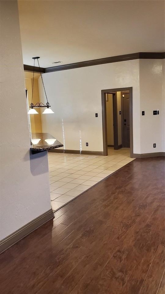 1621 Colonial Dr - Photo 5 of 35