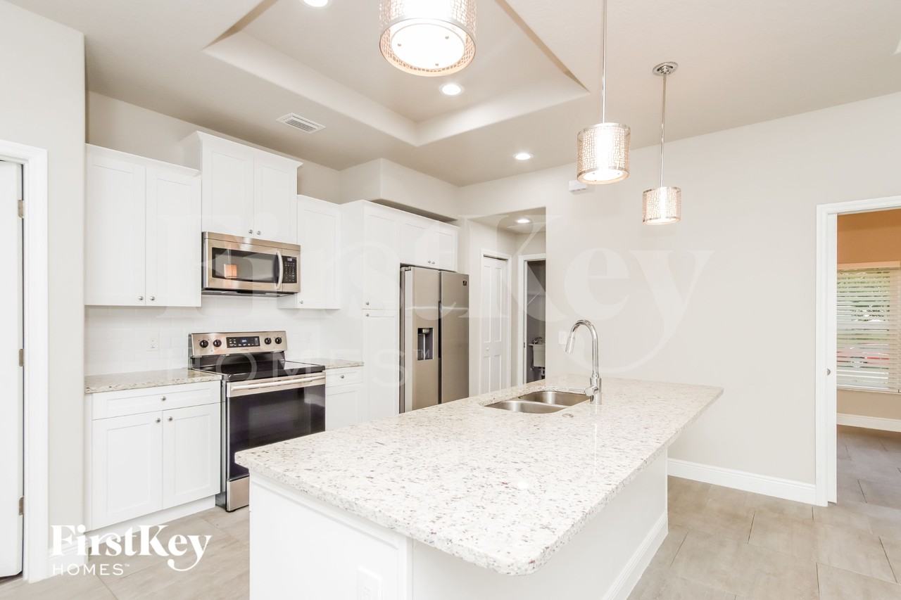 926 Braganza Ave Se - Photo 5 of 16