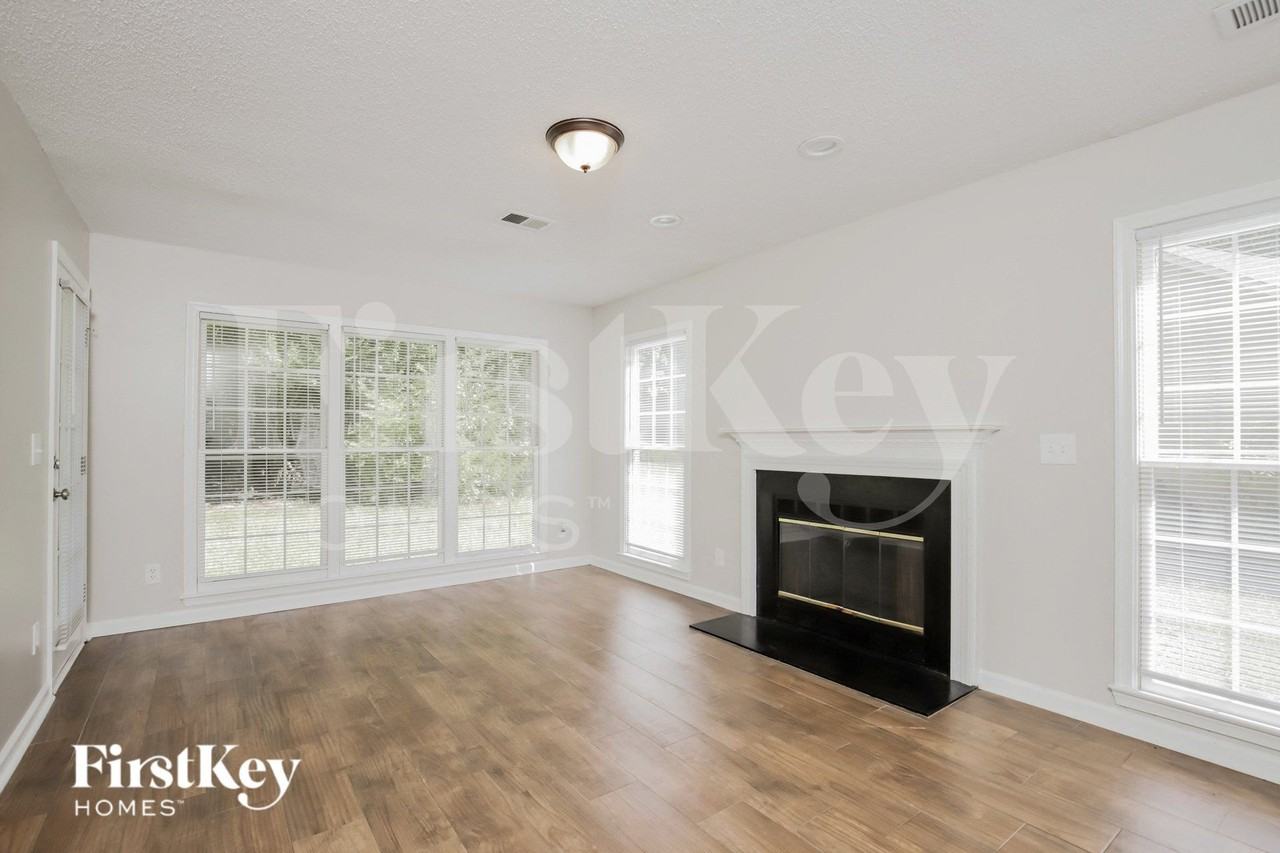 6805 Renwick Ct - Photo 2 of 15