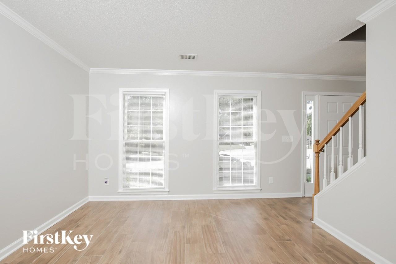 6805 Renwick Ct - Photo 4 of 15