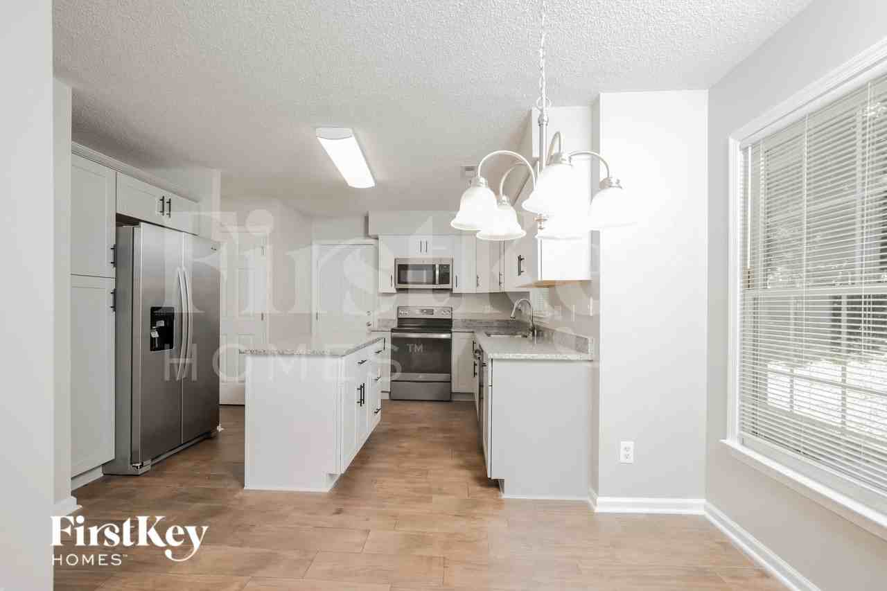 6805 Renwick Ct - Photo 6 of 15
