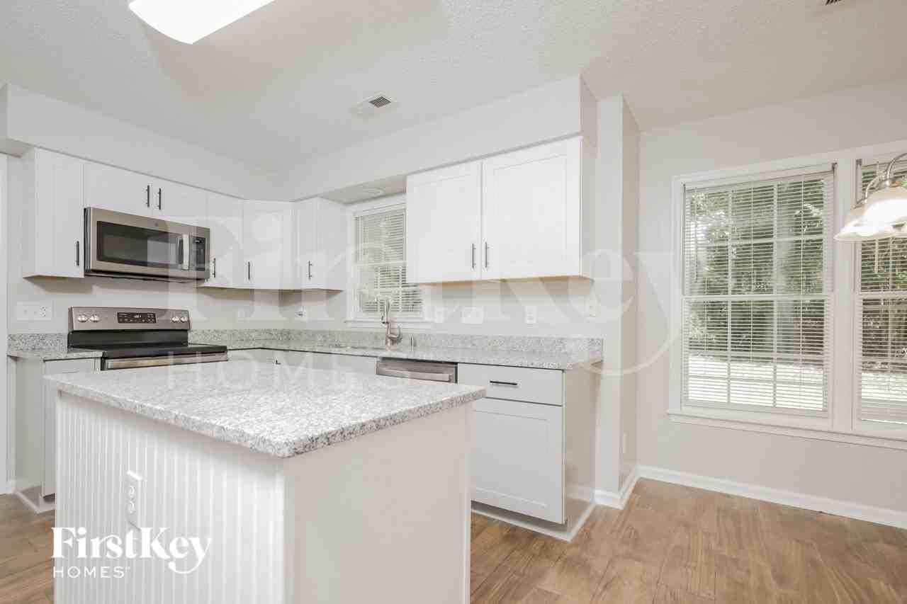 6805 Renwick Ct - Photo 7 of 15