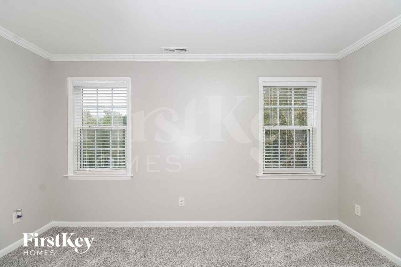6590 Lake Dale Way - Photo 7 of 15