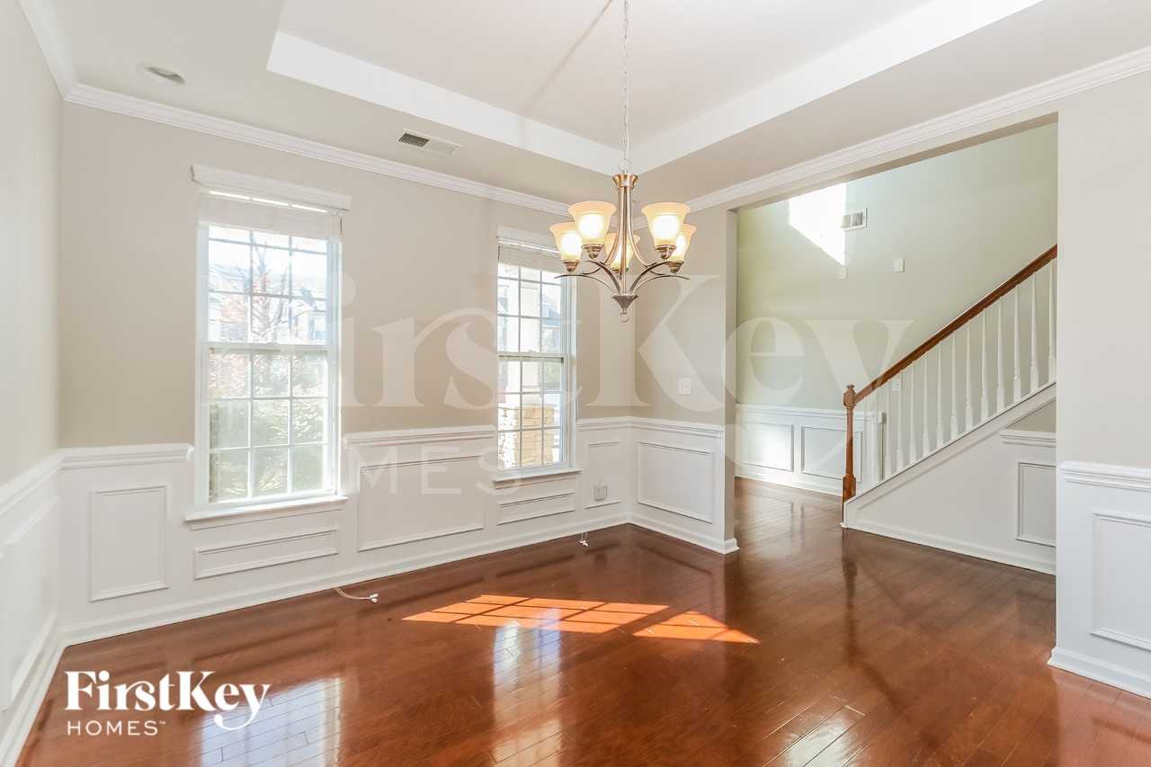 1023 Potomac Rd - Photo 3 of 15