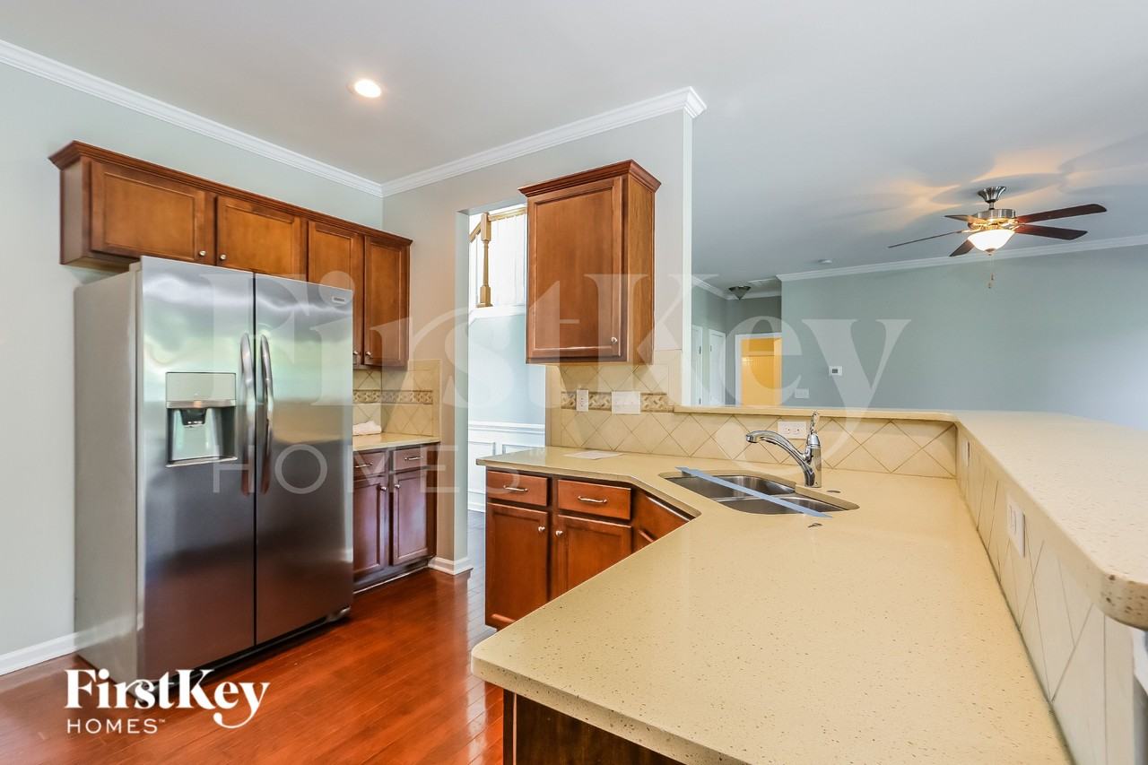 1023 Potomac Rd - Photo 6 of 15