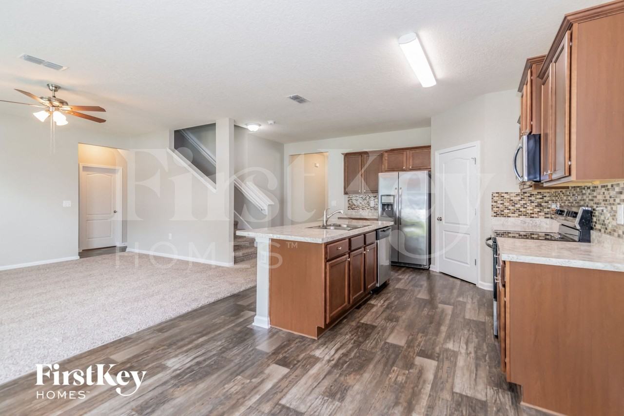 12233 Glimmer Way - Photo 4 of 15