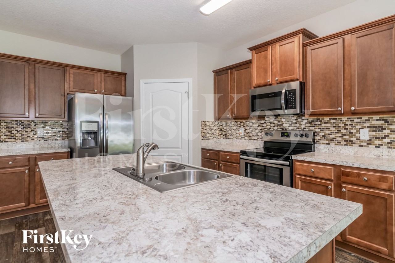 12233 Glimmer Way - Photo 5 of 15