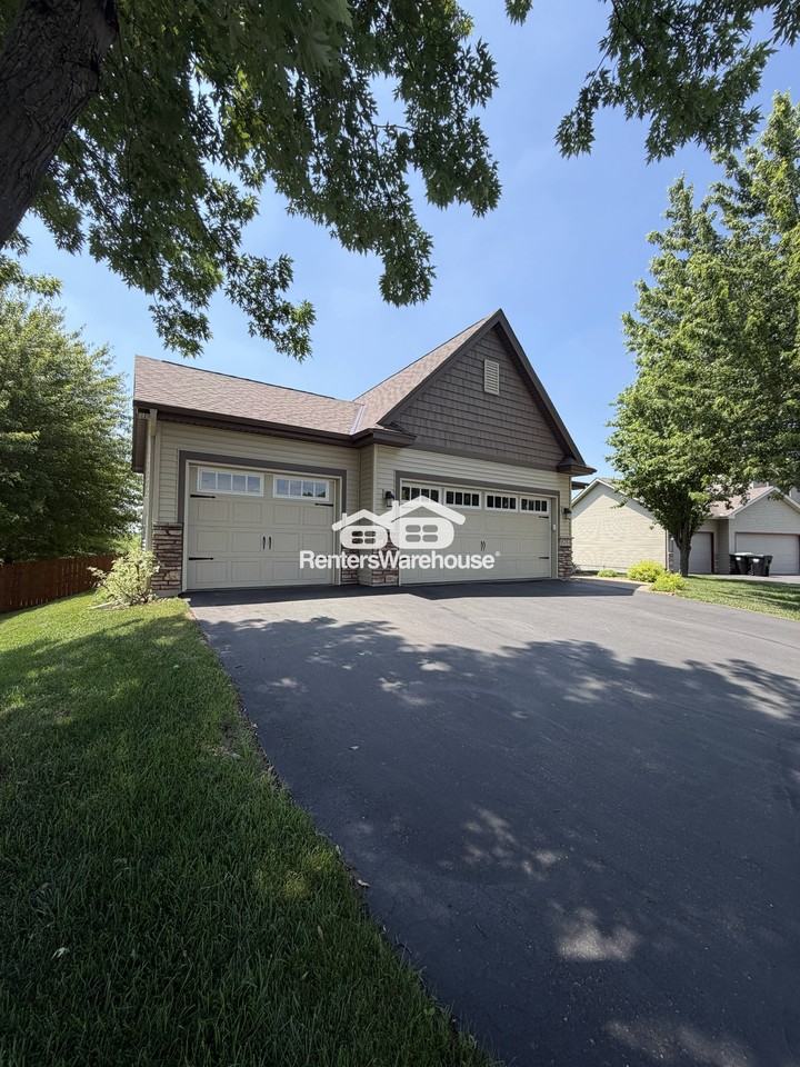 16784 Olivine St Nw - Photo 2 of 22