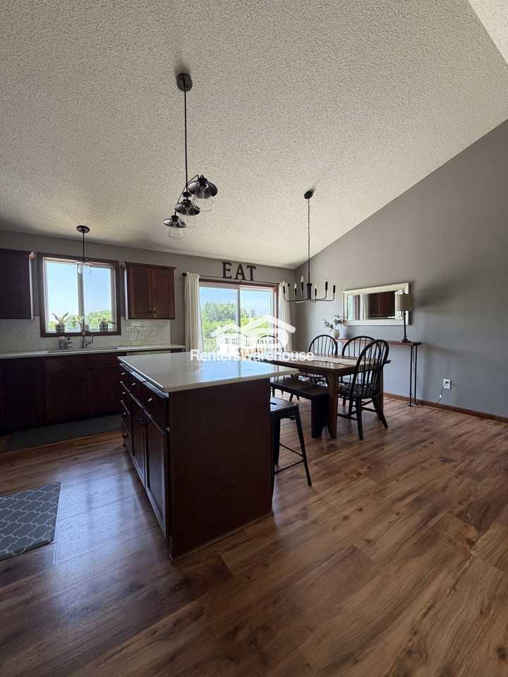 16784 Olivine St Nw - Photo 4 of 22