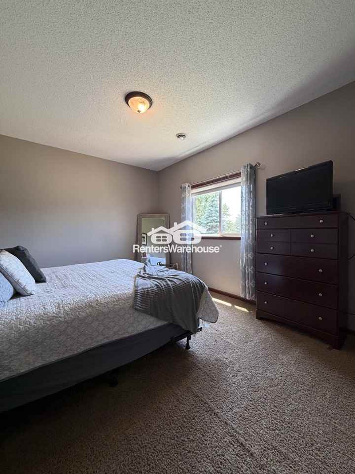 16784 Olivine St Nw - Photo 7 of 22