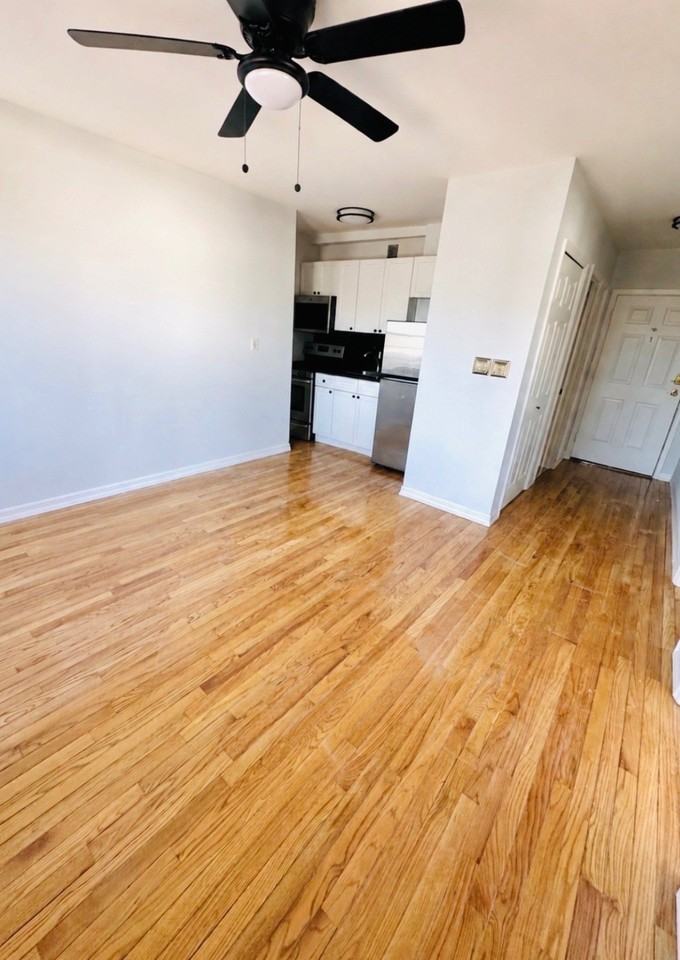 890 W Beech St #1D - Photo 3 of 8