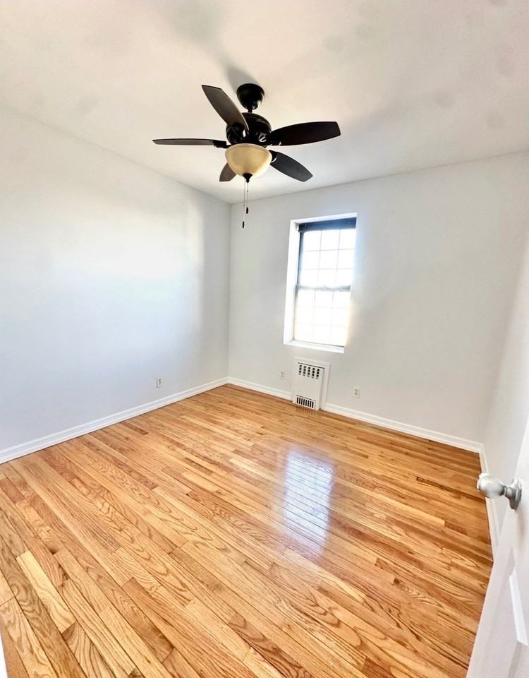 890 W Beech St #1D - Photo 5 of 8
