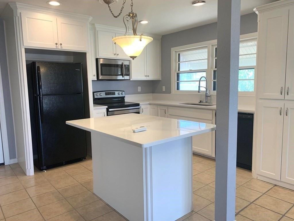 3615 Dawn Ave - Photo 3 of 10