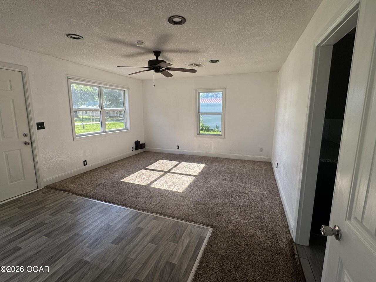 310 Martin Ave - Photo 4 of 11