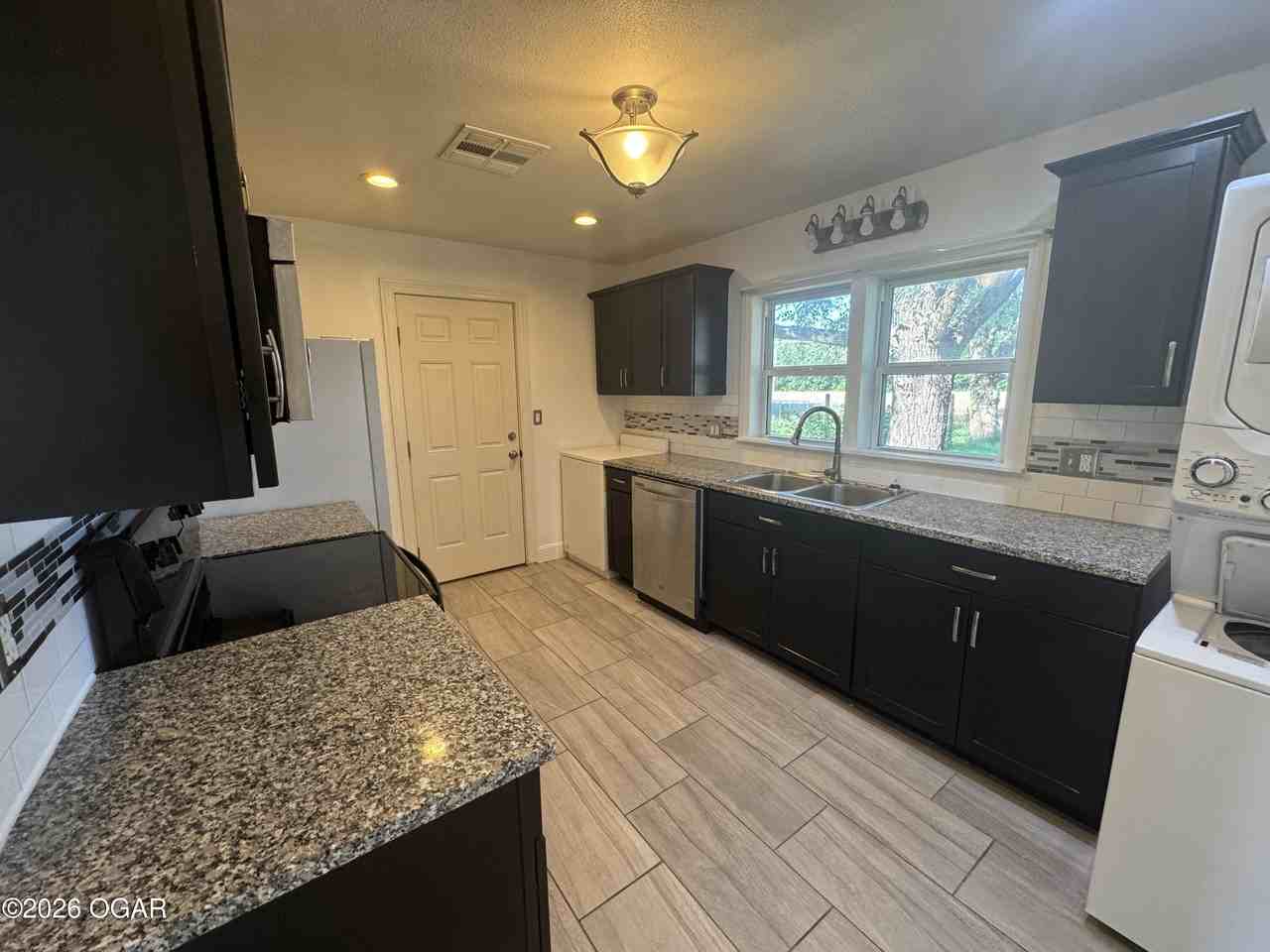 310 Martin Ave - Photo 5 of 11