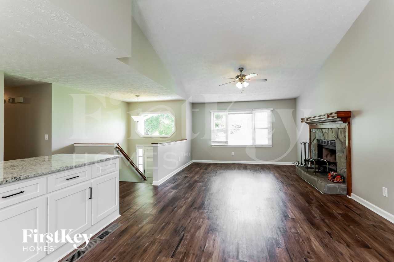 2097 Blackberry Cir - Photo 3 of 15