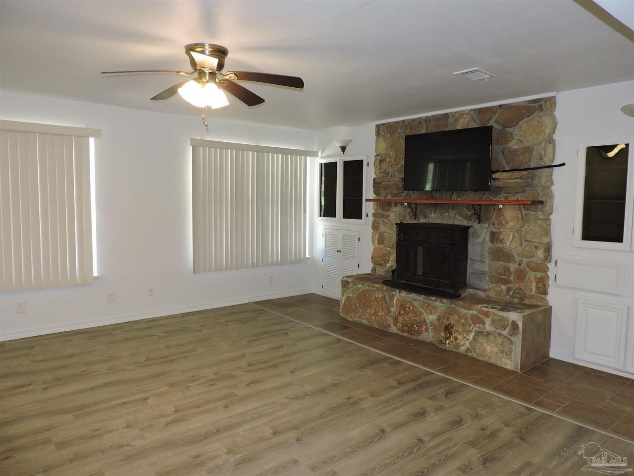 1070 Sagebrush Trl - Photo 4 of 21