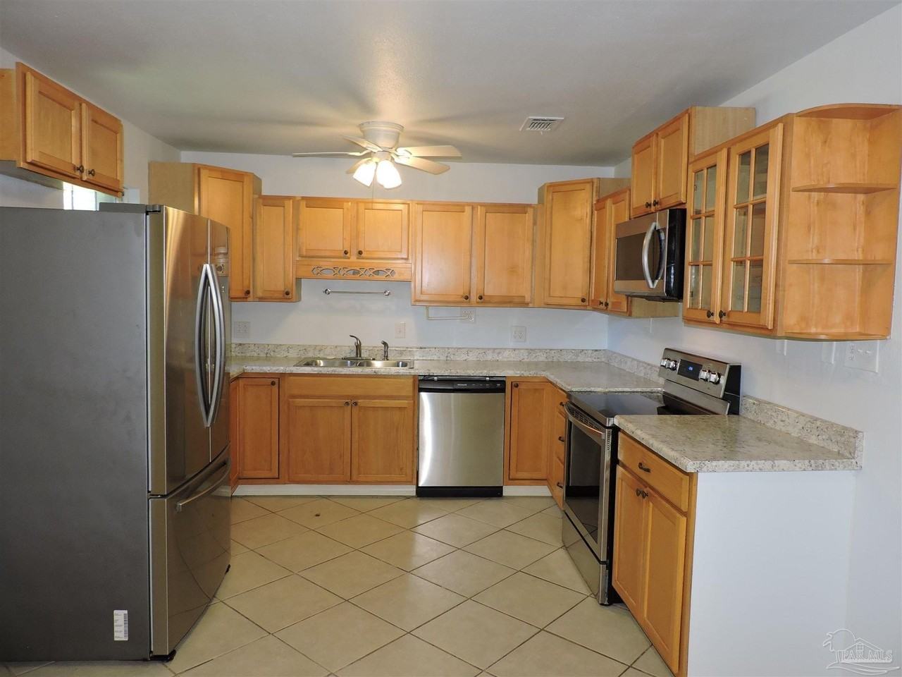1070 Sagebrush Trl - Photo 7 of 21