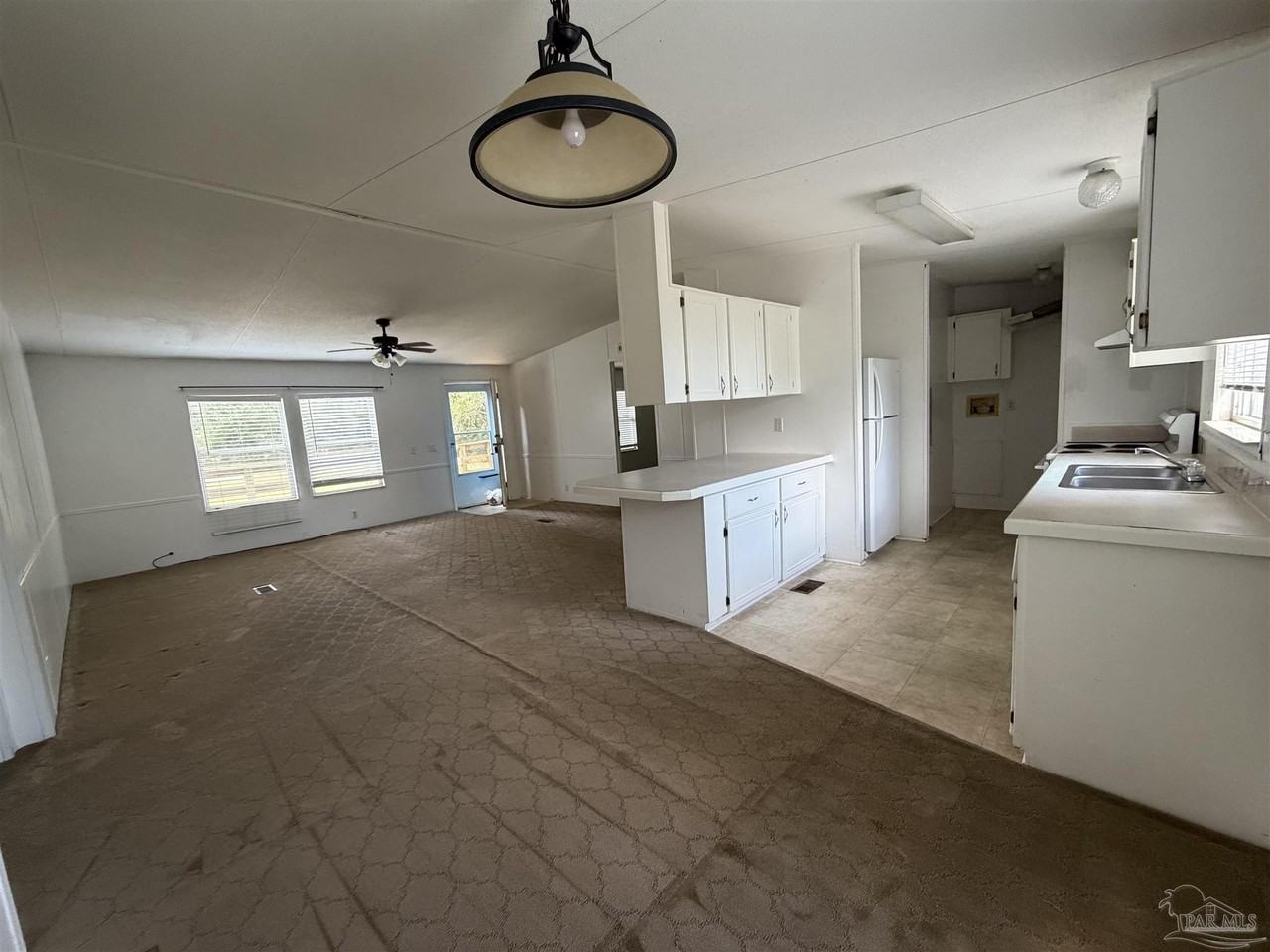 5541 Sunkist Cir - Photo 3 of 15