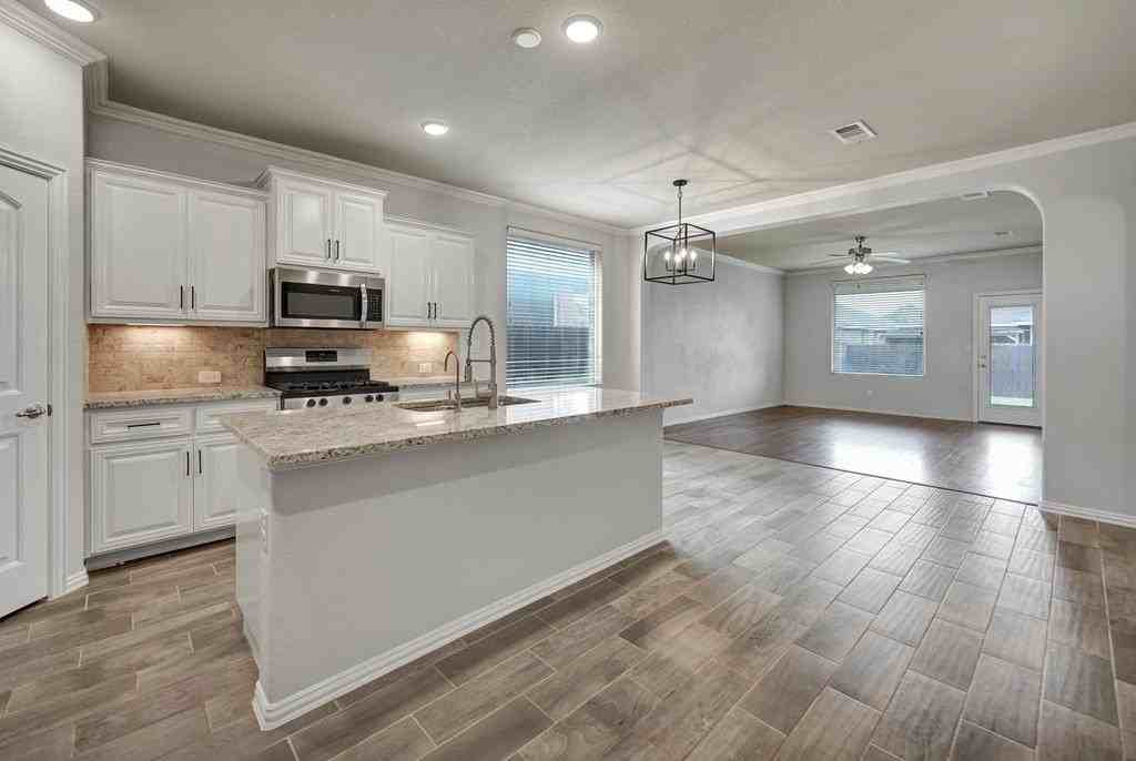 6711 Hall Of Fame Blvd - Photo 5 of 46