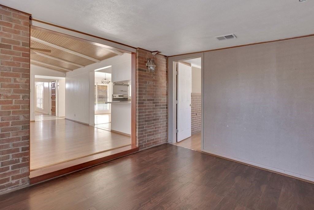3524 W Shandon Ave - Photo 4 of 32