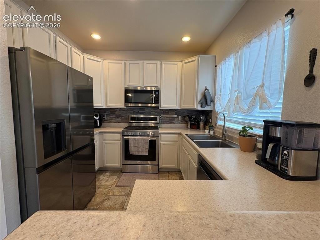 7961 Cairn Ct - Photo 3 of 23