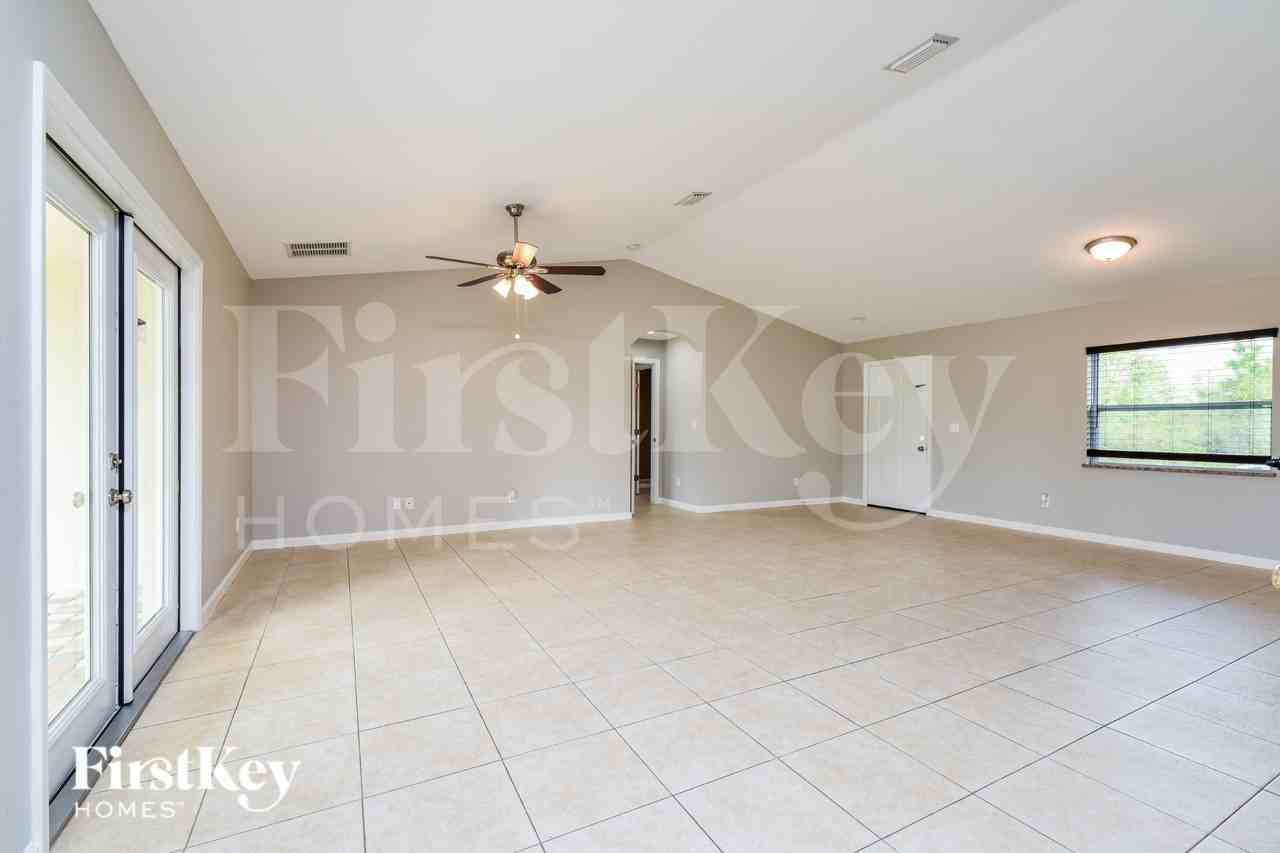 5123 White Ave - Photo 3 of 19
