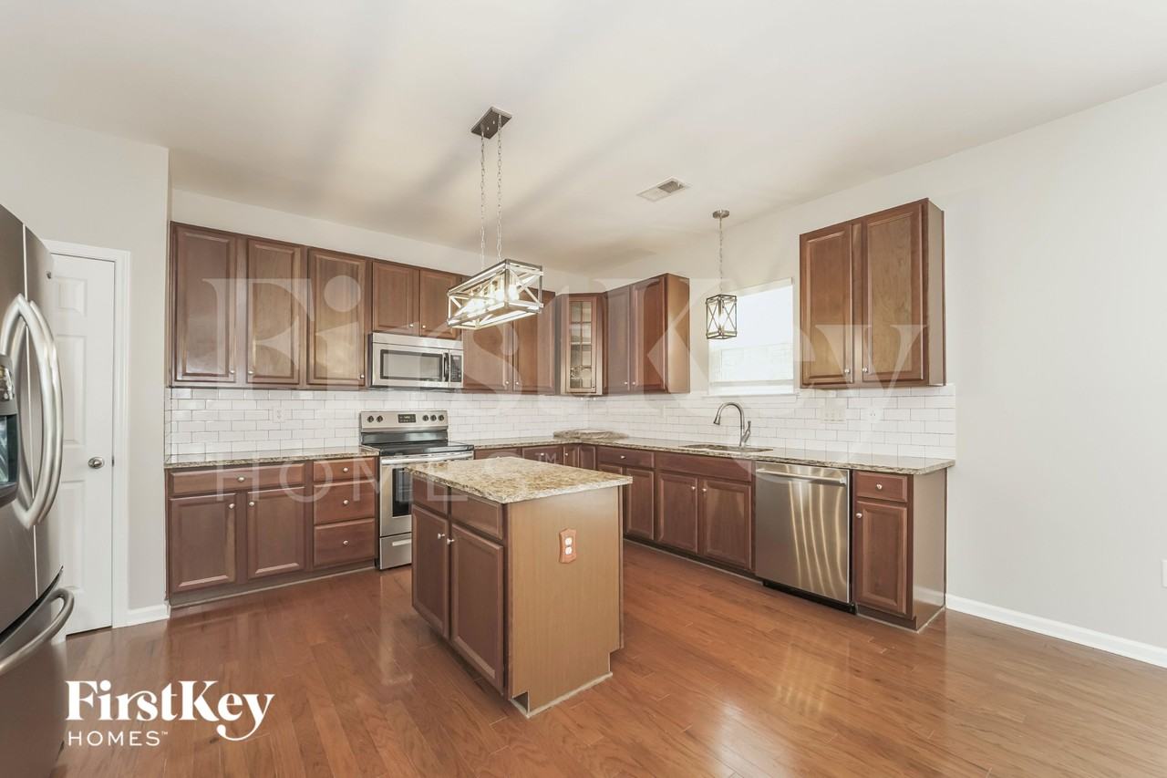 12204 Palomar Dr - Photo 6 of 15