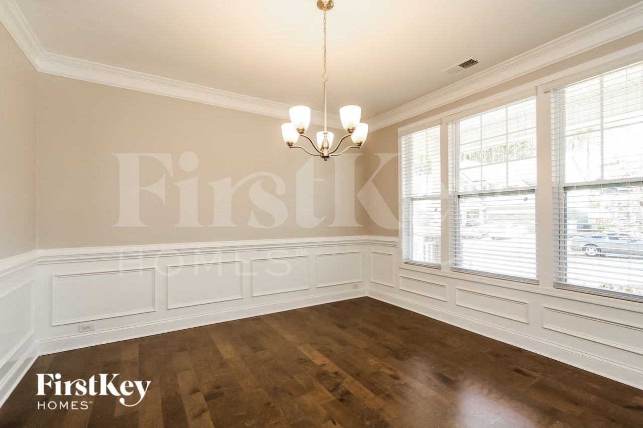 3940 Lake Breeze Dr - Photo 4 of 15