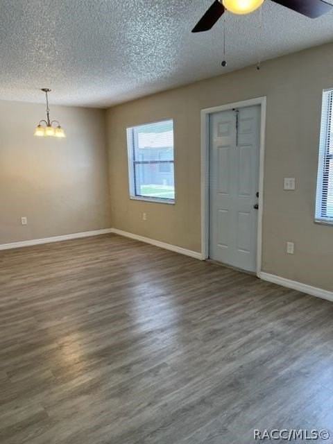 952 Ne 8th Ave - Photo 3 of 17