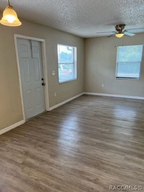 952 Ne 8th Ave - Photo 4 of 17