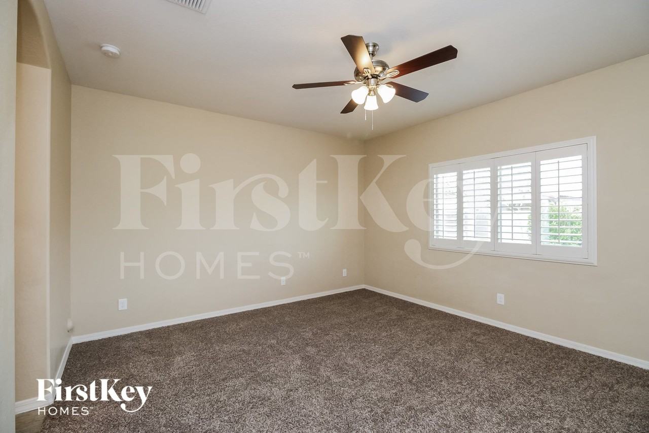 376 W Flame Tree Ave - Photo 7 of 15