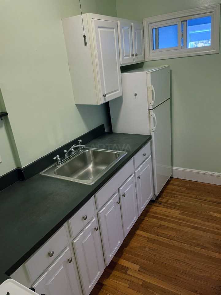 5 Haskell St #4 - Photo 5 of 6
