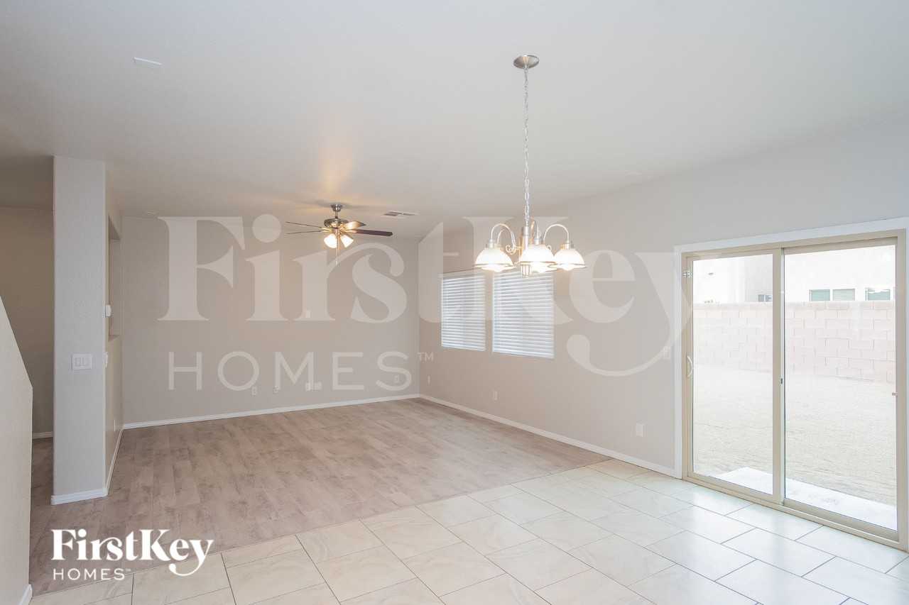 6710 Crystal Run Ln - Photo 3 of 15