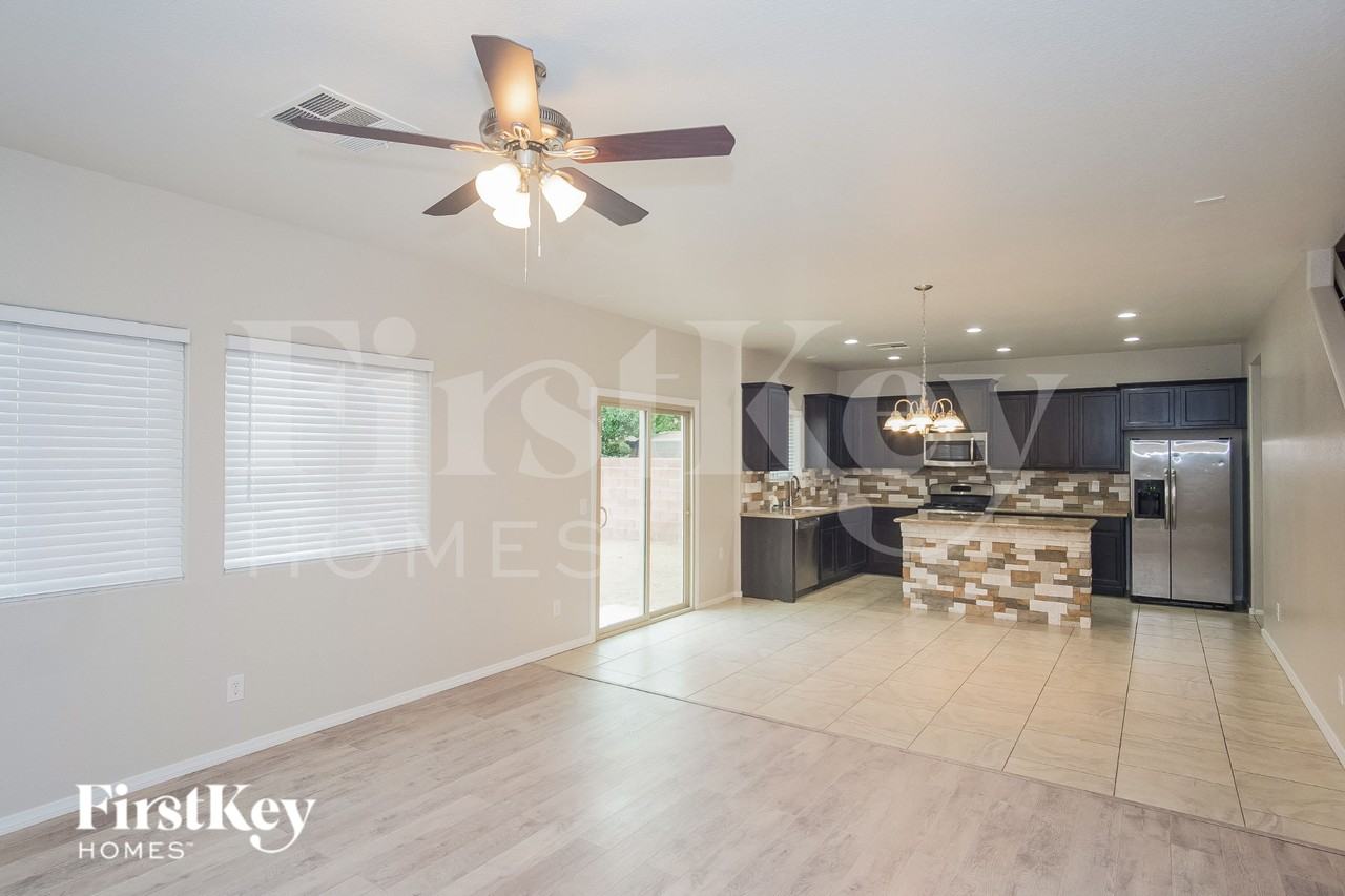 6710 Crystal Run Ln - Photo 5 of 15