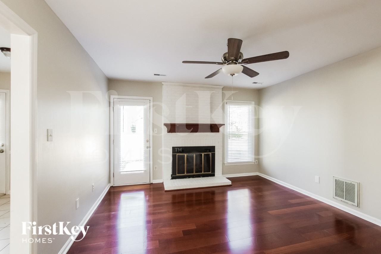 11701 Charnwood Ct - Photo 3 of 18