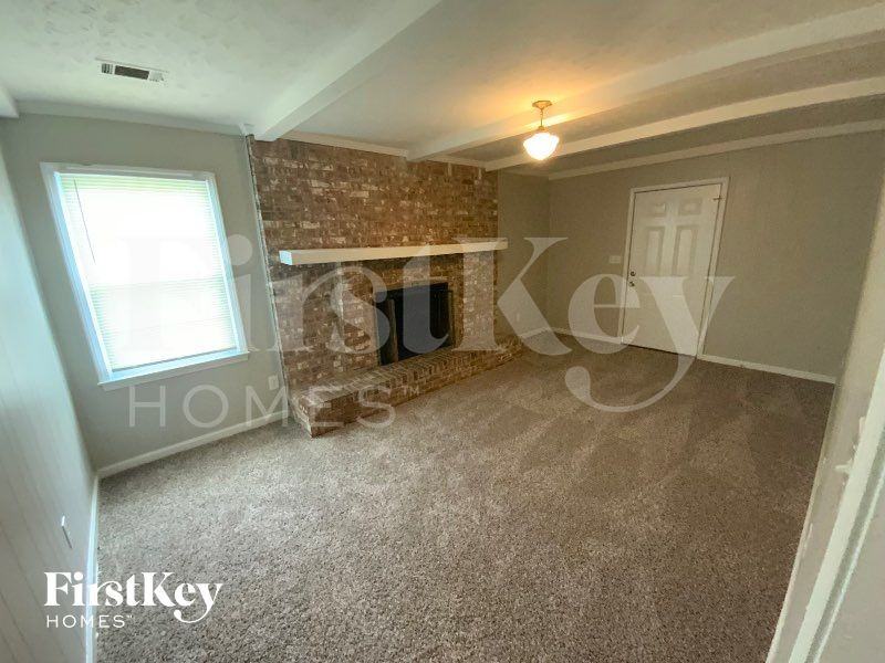 1051 Tony Valley Dr Se - Photo 2 of 11