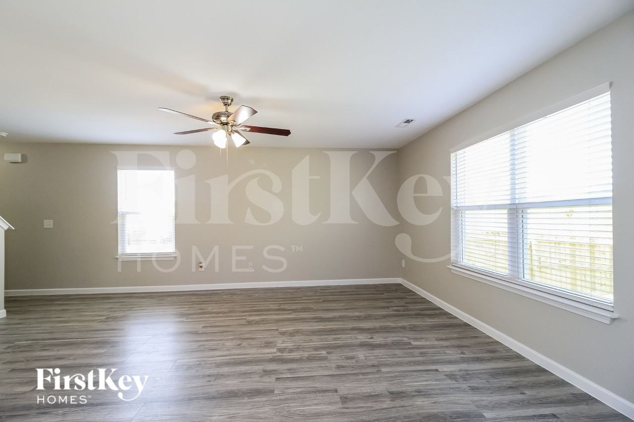 545 Lakewood Glen Ct - Photo 4 of 16