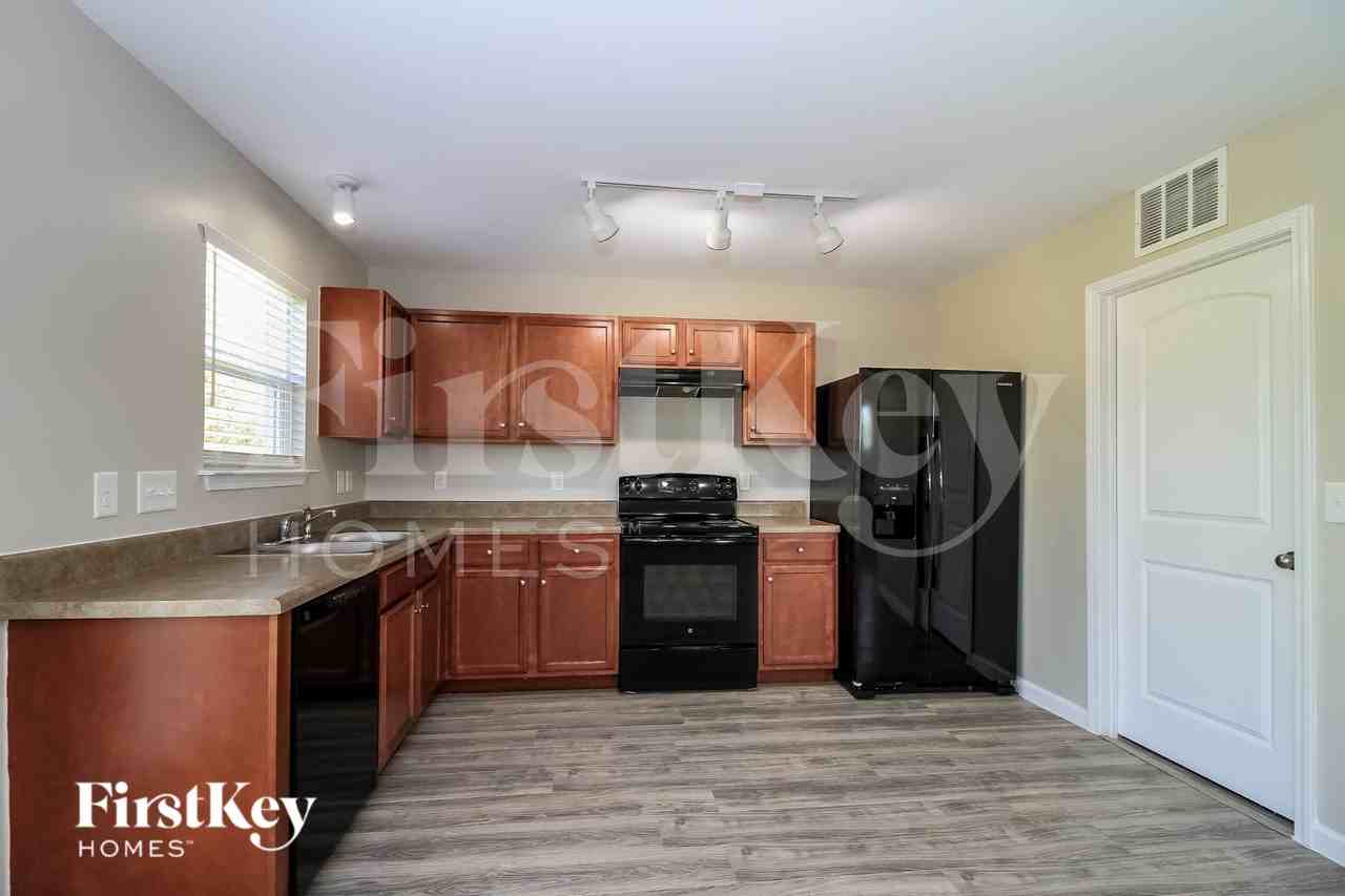 545 Lakewood Glen Ct - Photo 6 of 16