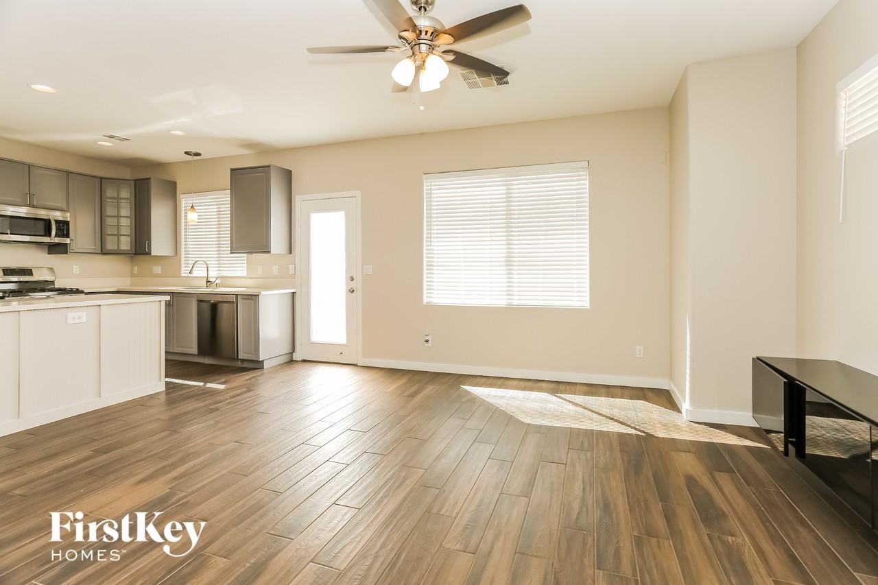 6415 Hamilton Grove Ave - Photo 2 of 13