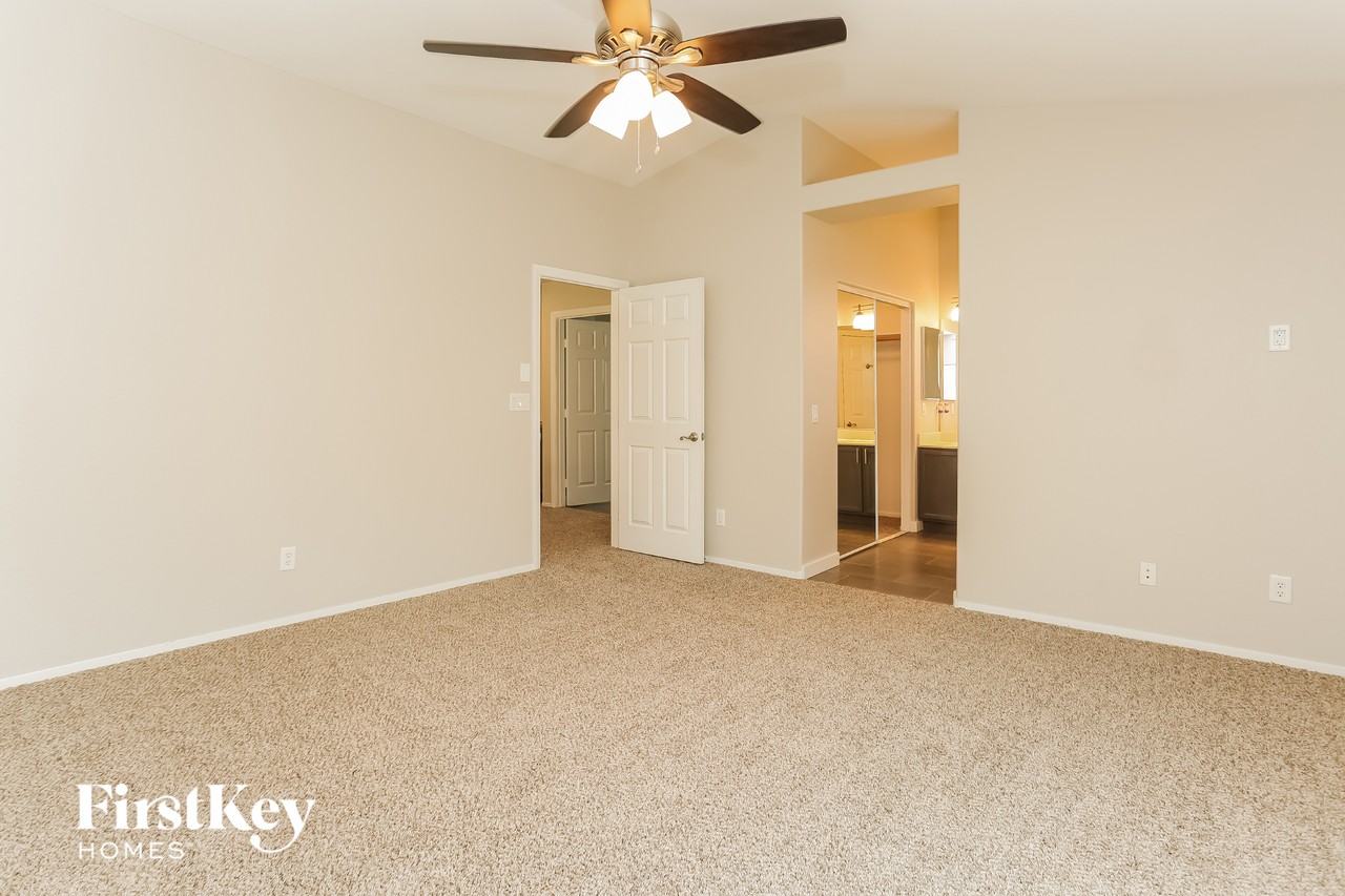 6415 Hamilton Grove Ave - Photo 7 of 13