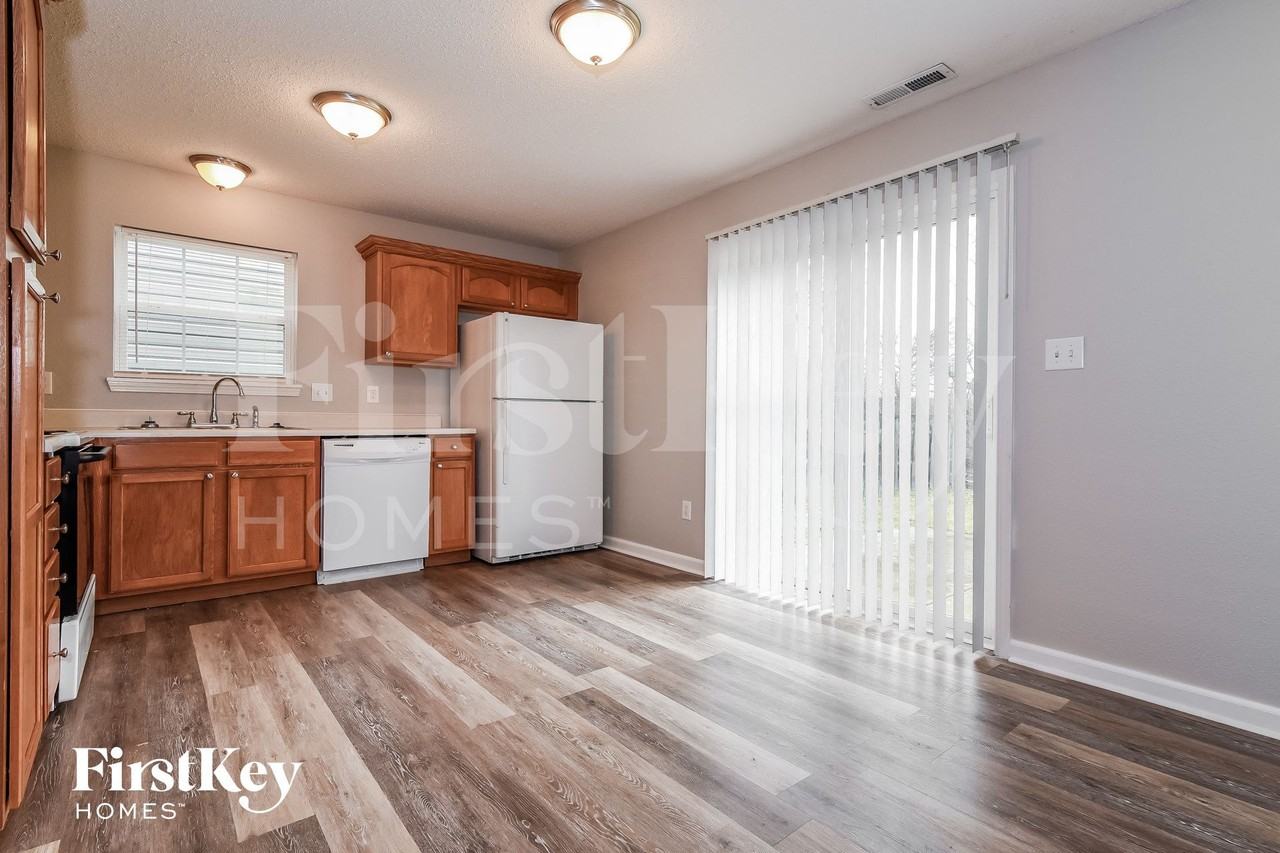 10256 Clear Sky Dr - Photo 5 of 14