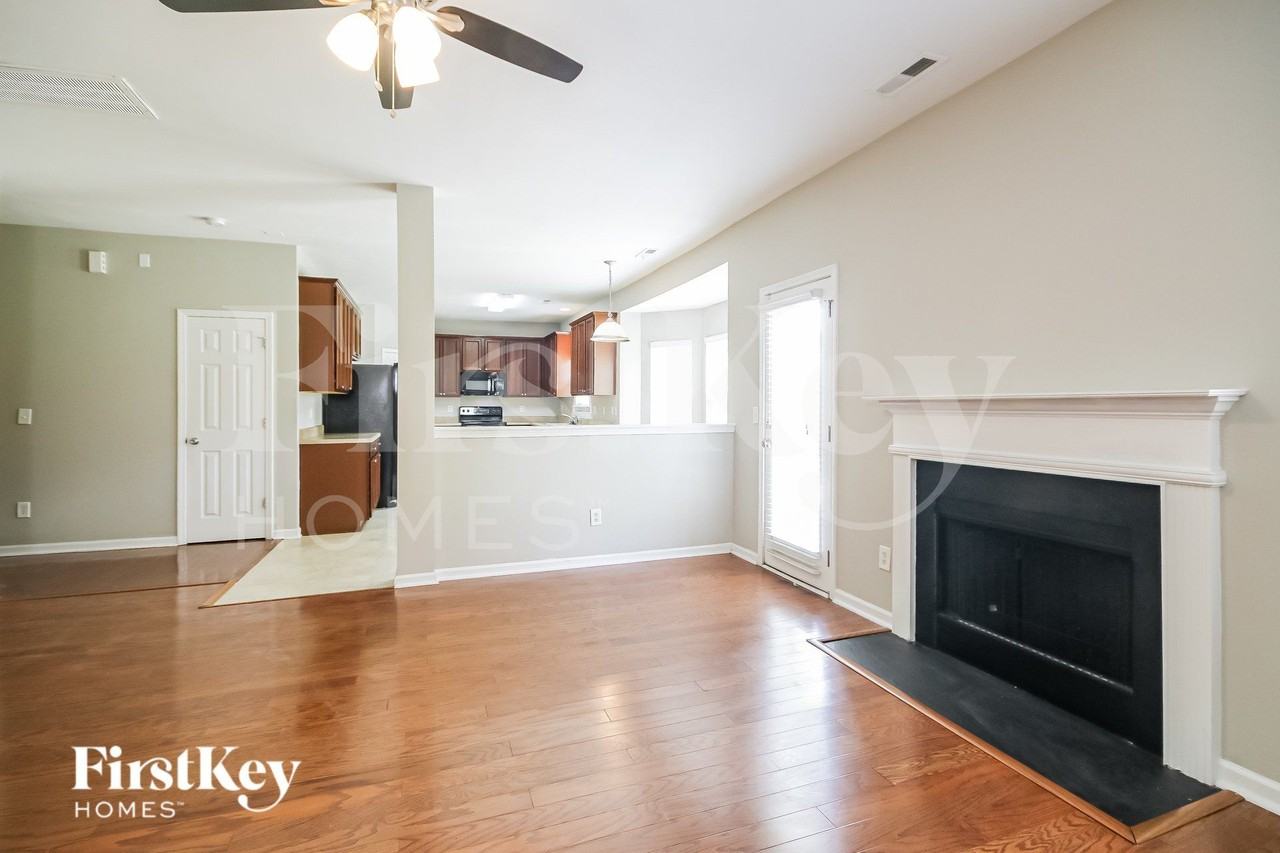 9613 Rothman Ln - Photo 3 of 15