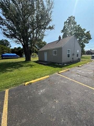 9047 Davison Rd - Photo 2 of 11