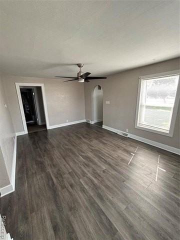 9047 Davison Rd - Photo 4 of 11