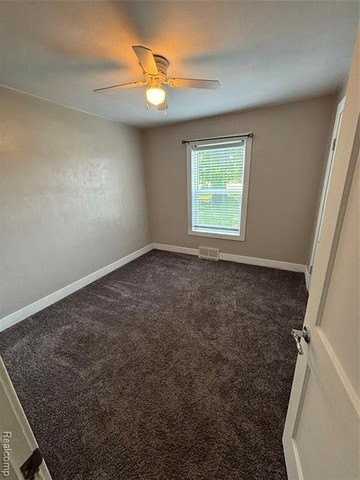 9047 Davison Rd - Photo 6 of 11