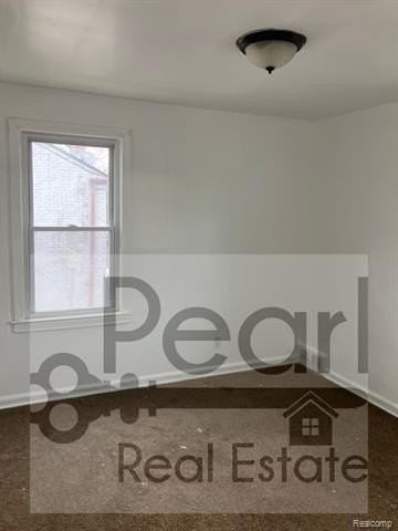 19474 Schaefer Hwy - Photo 7 of 8